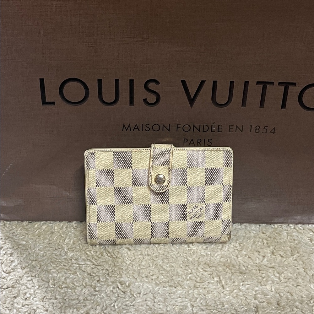 Louis Vuitton Damier Azur Kiss lock wallet
